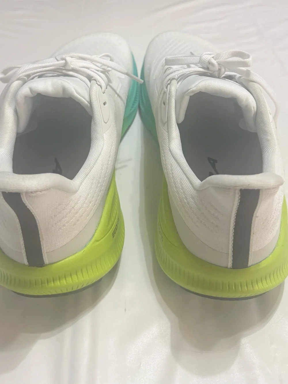 Altra lightweight white